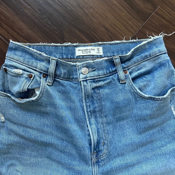Abercrombie 90s Ultra High Rise Straight Jeans - Picture 4 of 6